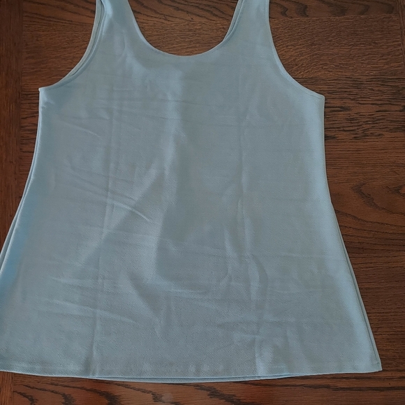 Womans tank XXL - Picture 3 of 4